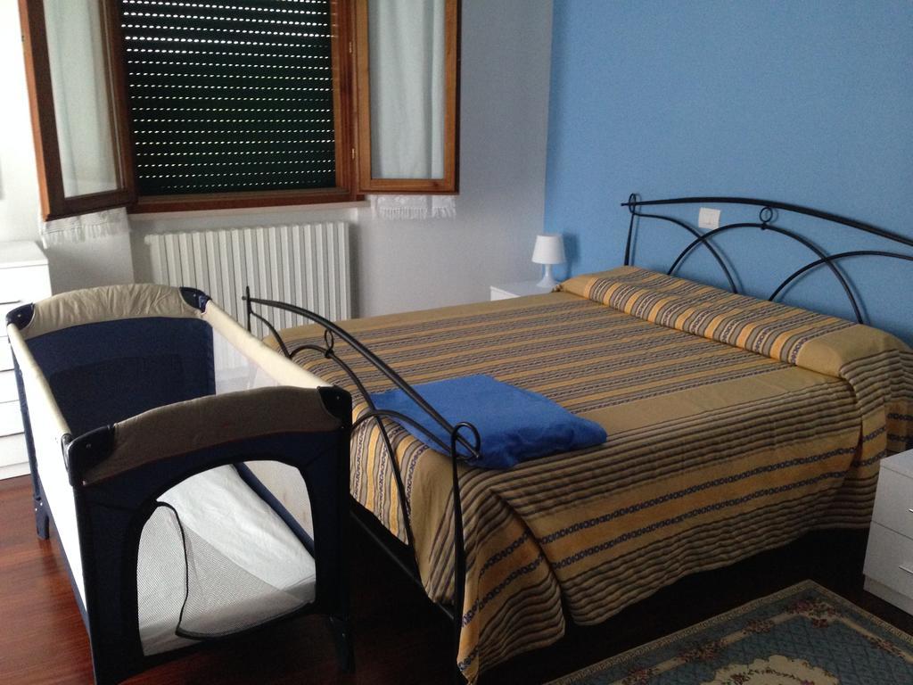 B&B San Bartolo ペザロ 部屋 写真